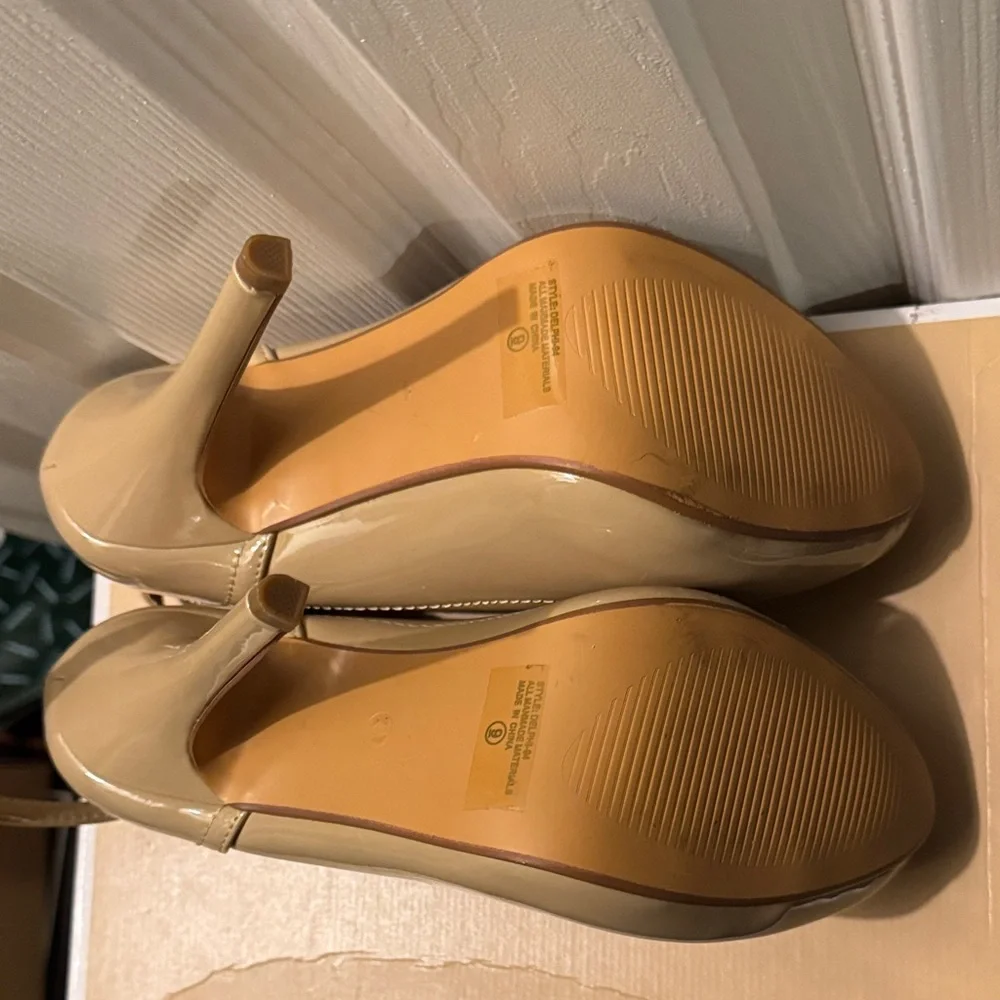 Delicacy Nude Patent Heels - Picture 4 of 4